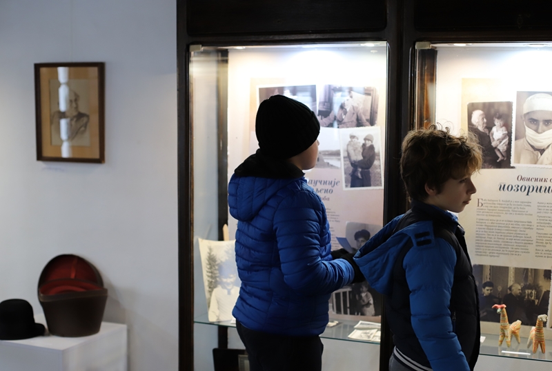 Најмлађи посетиоци Ранчићеве куће и документарне изложбе „Скице из живота породице Костић“ у Новој години